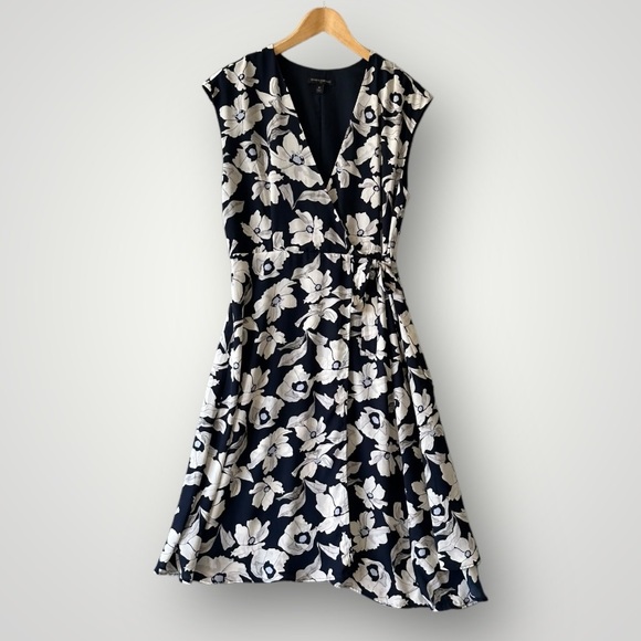 Banana Republic Dresses & Skirts - 5 for $35 Banana Republic Wrap Dress Size 10